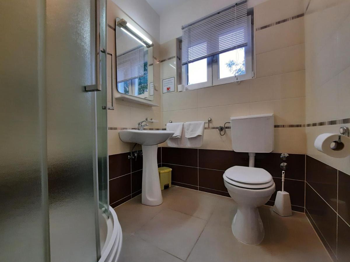 Apartmani Ivica Krk Town Kültér fotó