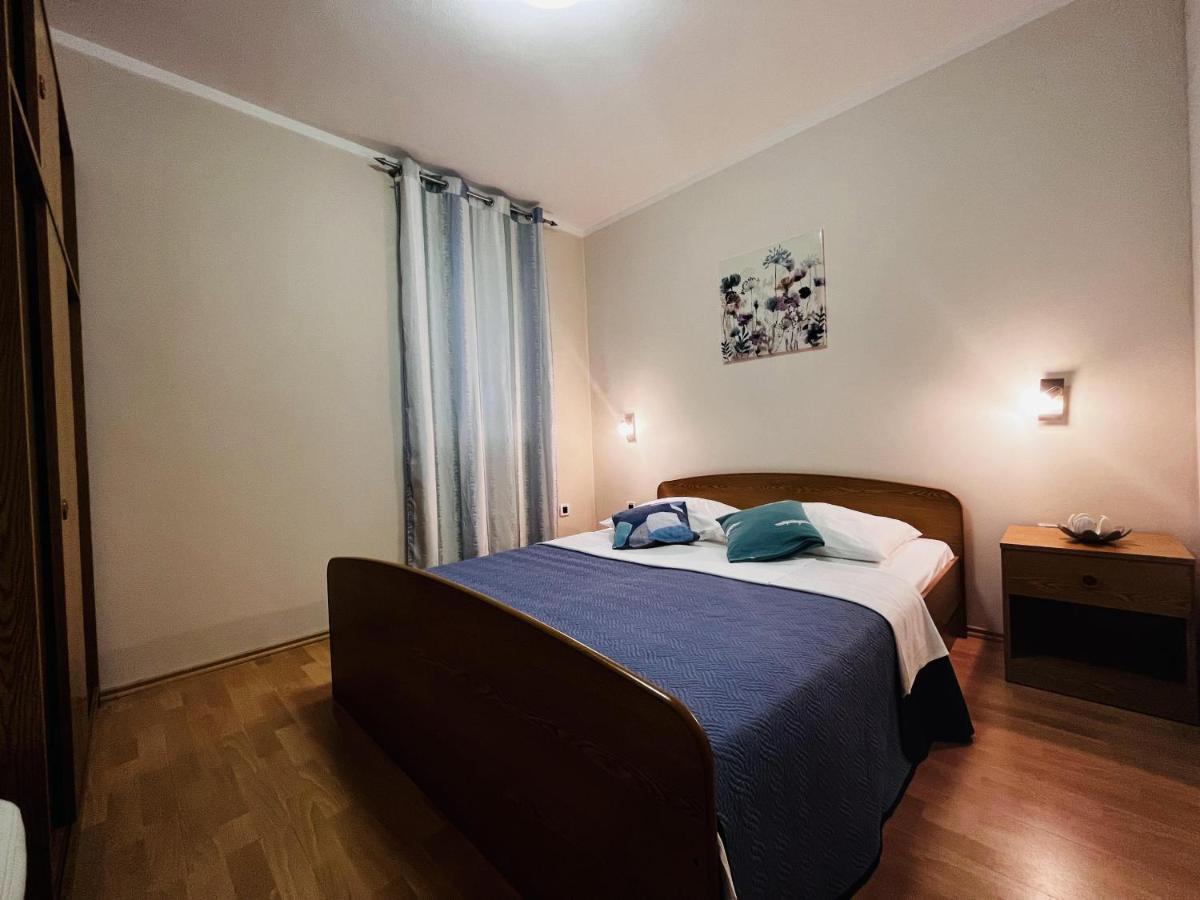 Apartmani Ivica Krk Town Kültér fotó