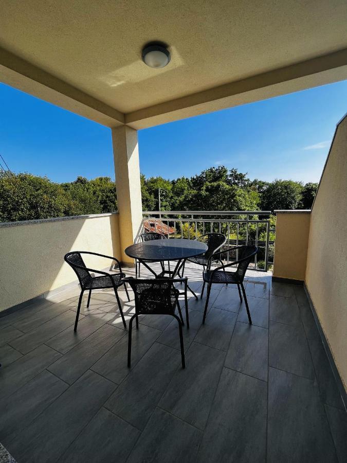 Apartmani Ivica Krk Town Kültér fotó