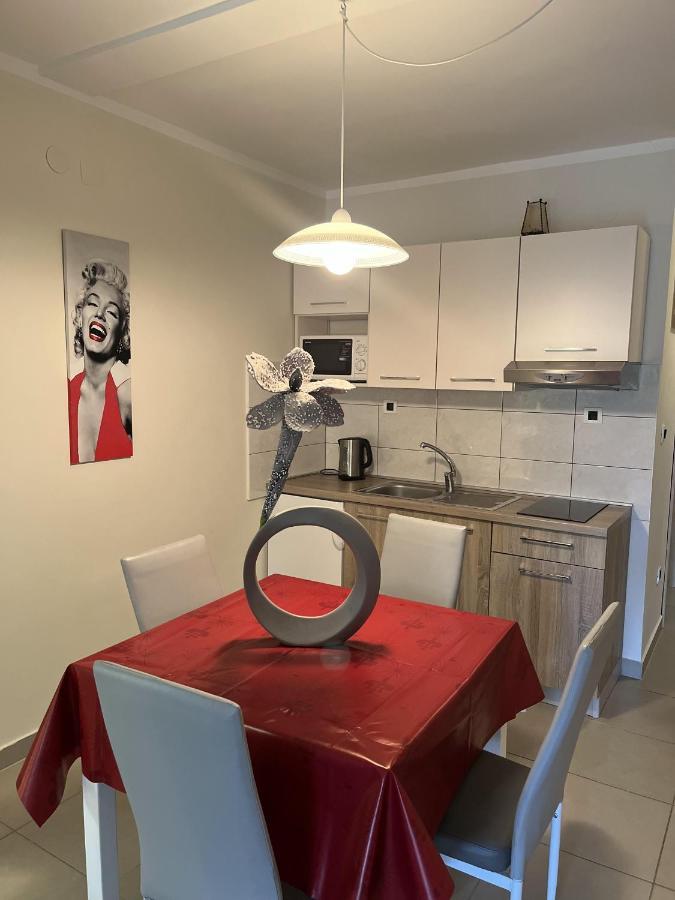 Apartmani Ivica Krk Town Kültér fotó