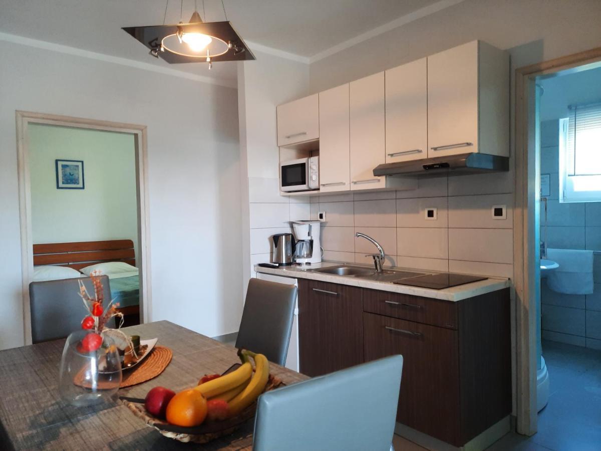 Apartmani Ivica Krk Town Kültér fotó