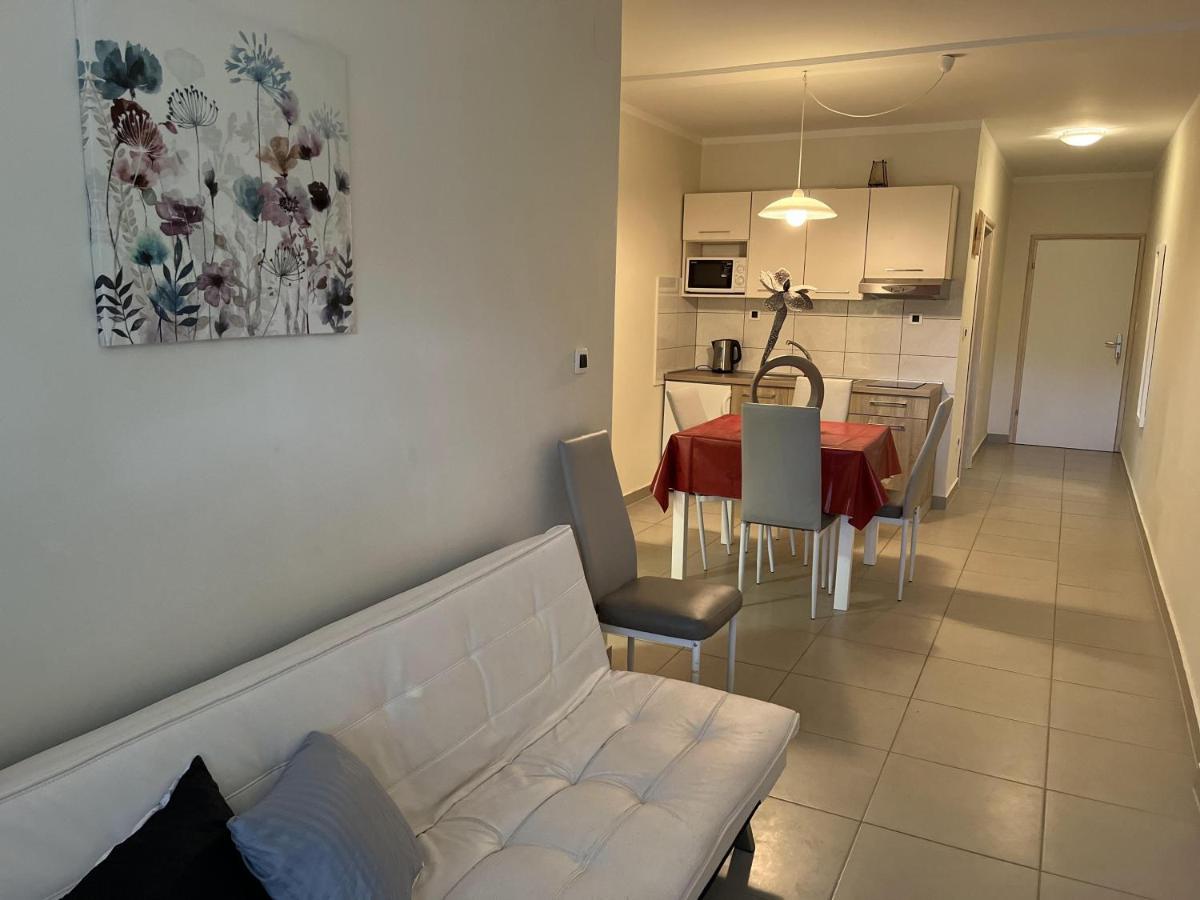 Apartmani Ivica Krk Town Kültér fotó