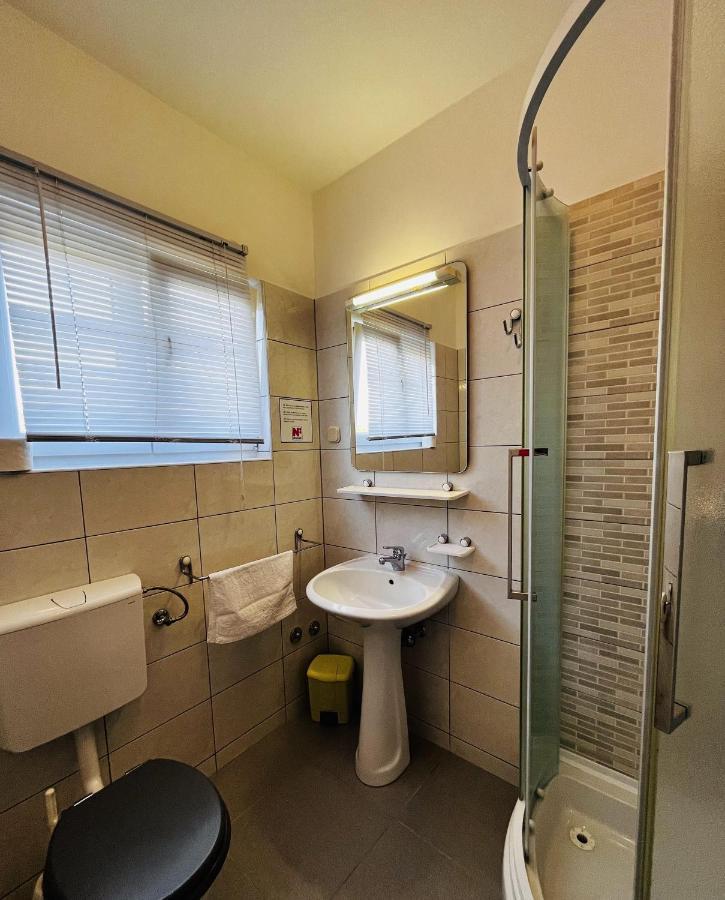 Apartmani Ivica Krk Town Kültér fotó